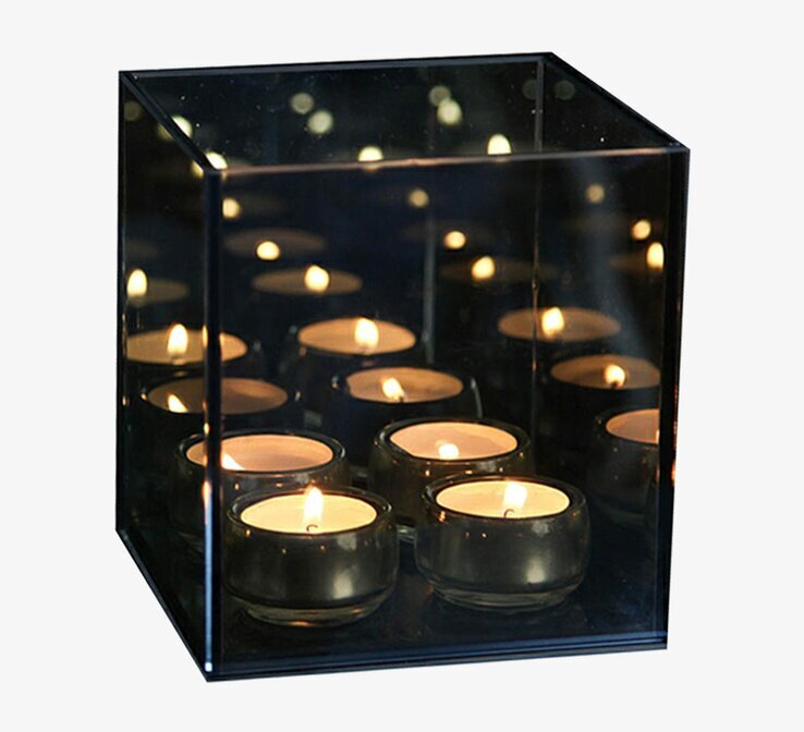 Endless 4 Light Smokey ljuslykta från Endless Light