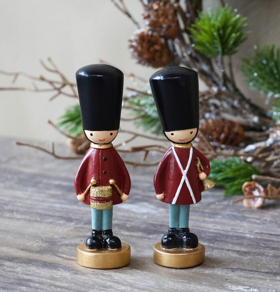 Orkester Set/2 Antique Cherry från Chic Antique på träyta