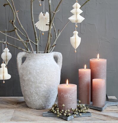 Dekorationsfat Antik Zink Set/2 från Chic Antique med ljus