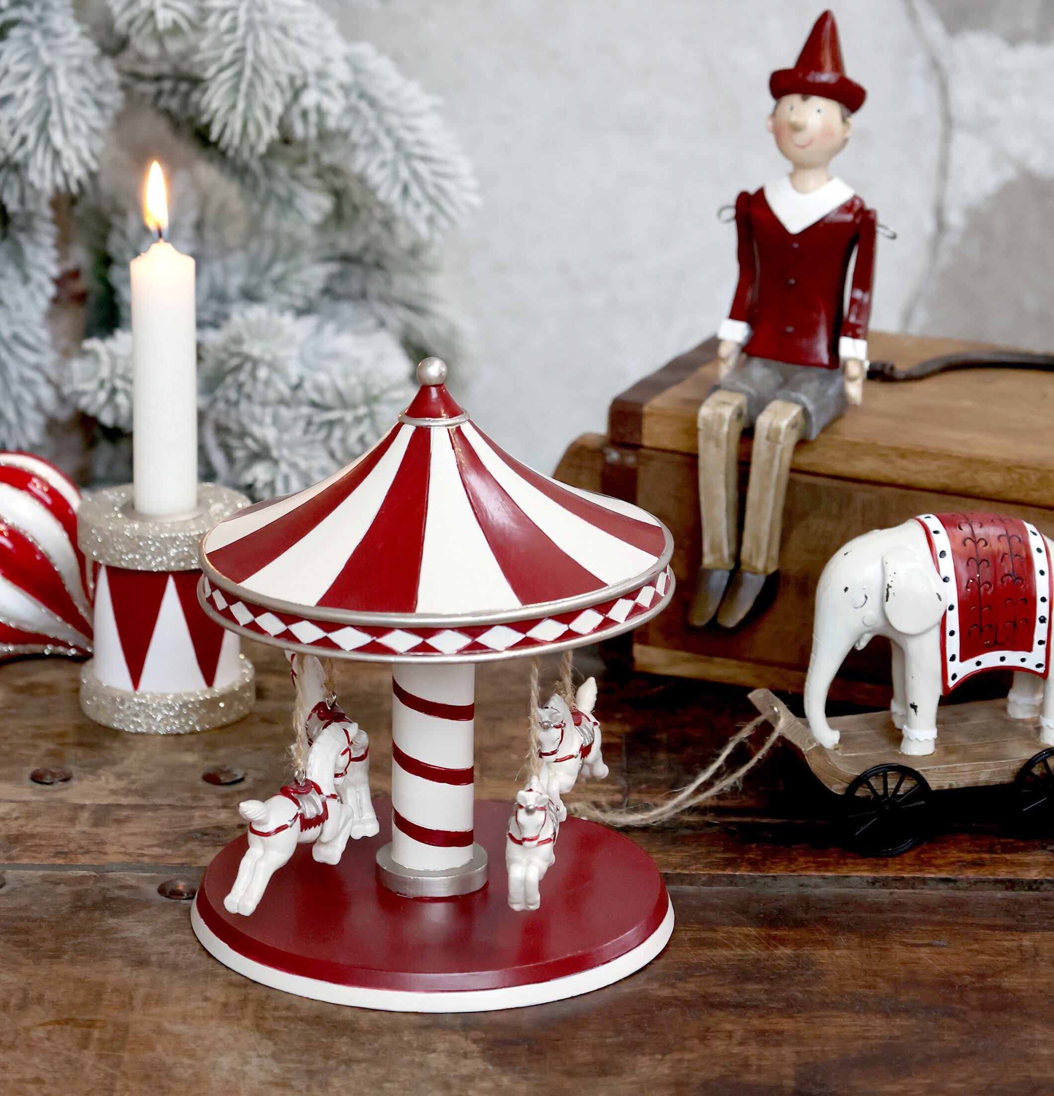 Vintage Elefant Antik Creme från Chic Antique i julmiljö