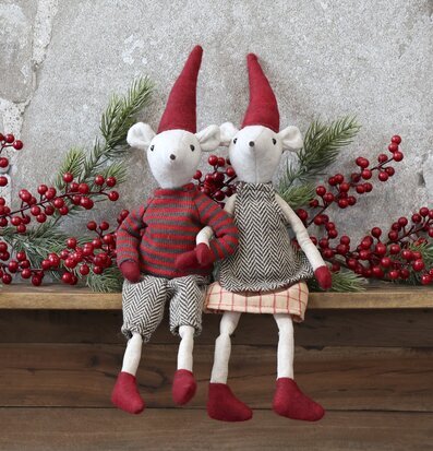 Noa & Noel Sittande Julmus 38cm från Chic Antique på hylla