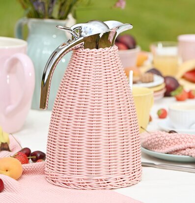 Termoskanna Rosa från IB Laursen på somrig dukning