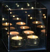 Endless 4 Light Smokey ljuslykta från Endless Light