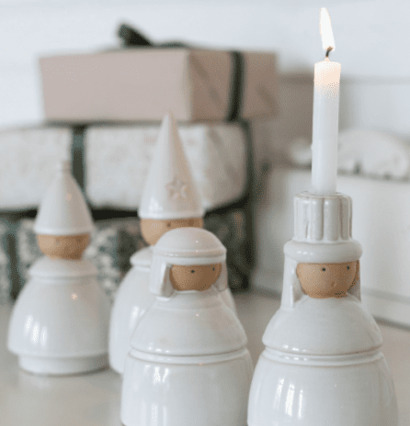 Luciatåg Vitmelerad från Wikholm Form med fyra figurer