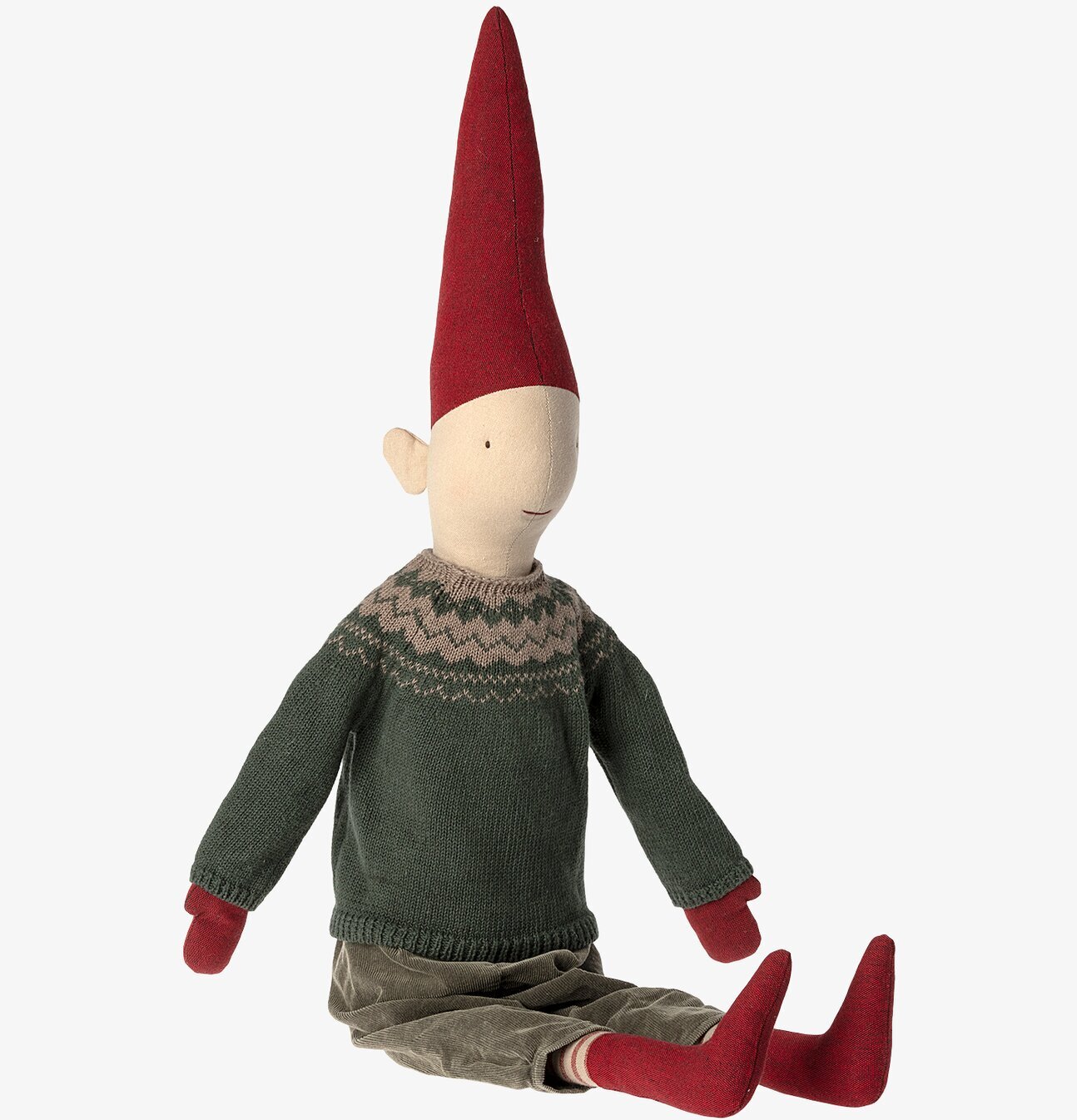 Pixy Boy No 5 från Maileg i mossgrön tröja och röd luva