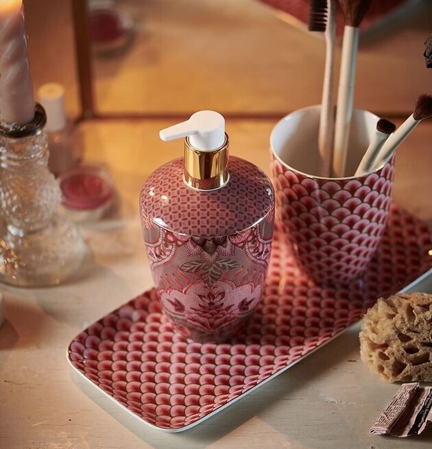 Badrumsset Kyoto Festival Dark Pink från PIP Studio på trämöbel