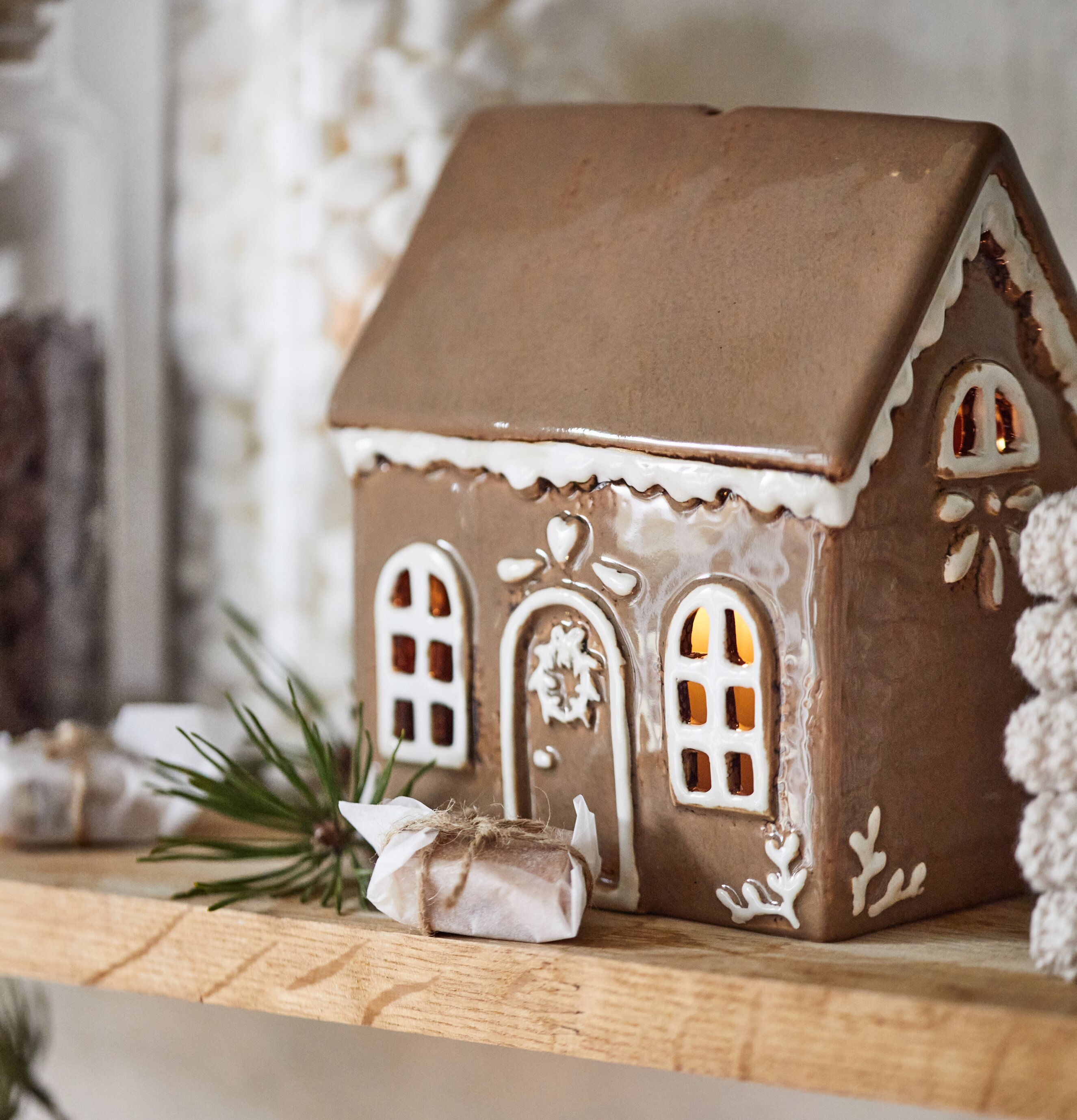 Ljuslykta Pepparkakshus Dörrkrans från IB Laursen på hylla