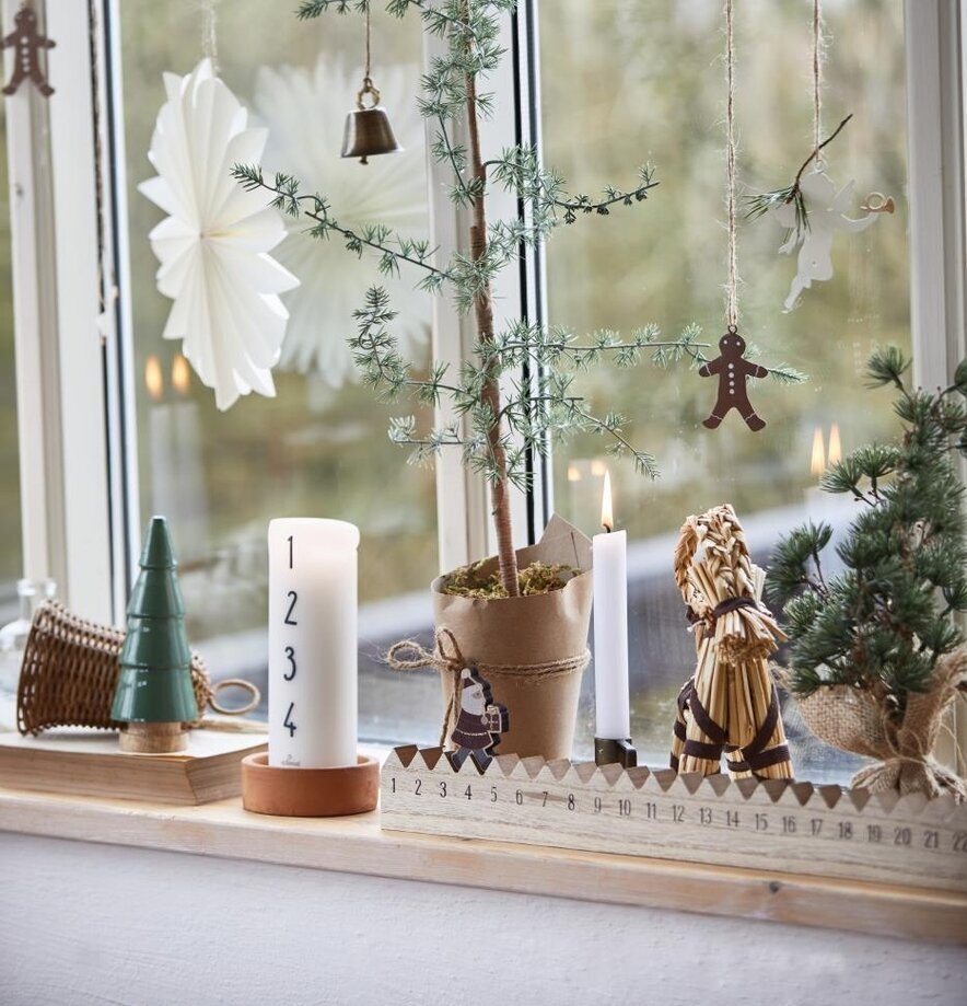 Julkalender 1-24 från IB Laursen i trä med juldekorationer