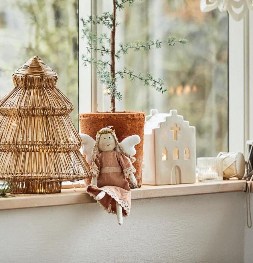 Ljuslykta Kyrka Stillenat Creme från IB Laursen i fönster