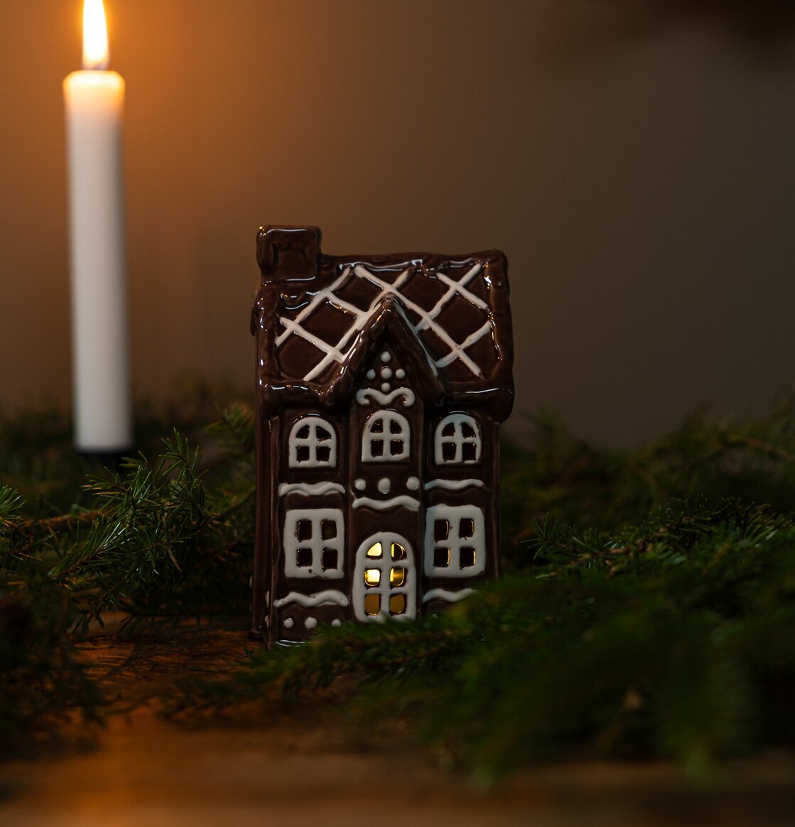 Pepparkakshus Julbyn Nr 1- Ljuslykta från Storefactory