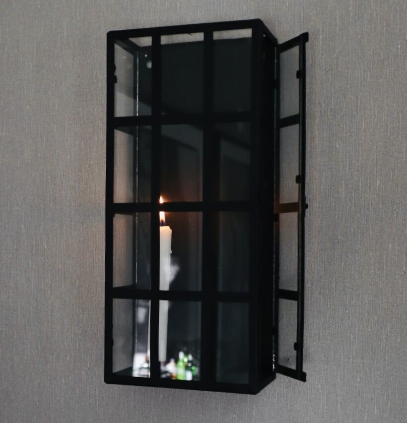 Väggljusstake Viola Antiksvart från I AM Interior på vägg