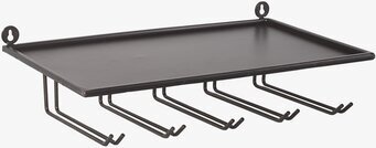 Hylla Med Vinglashållare från I AM Interior i svart metall