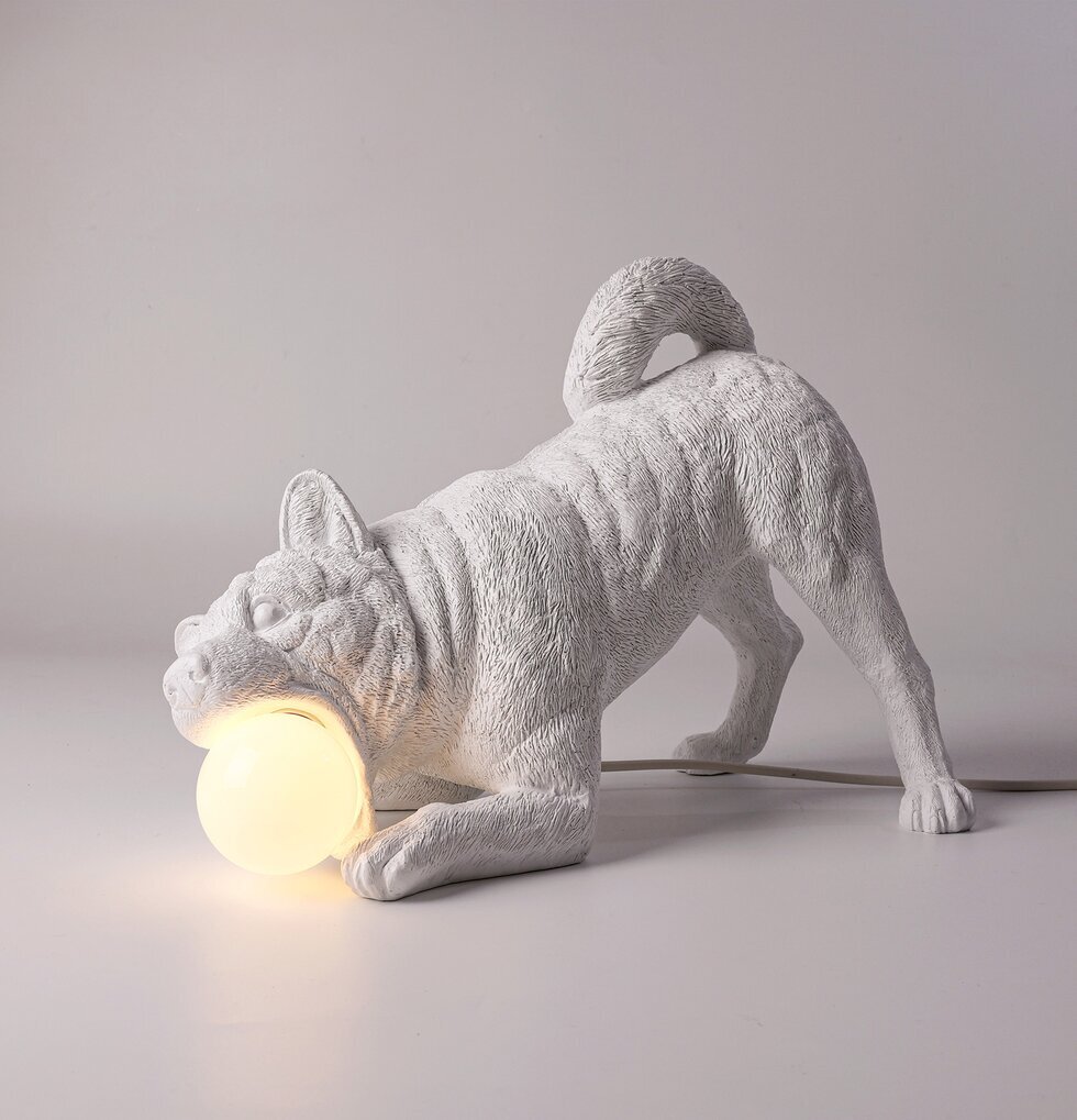 Bordslampa Playful Dog från Haoshi Design i lekfull pose