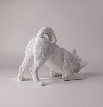 Bordslampa Playful Dog från Haoshi Design i lekfull stil