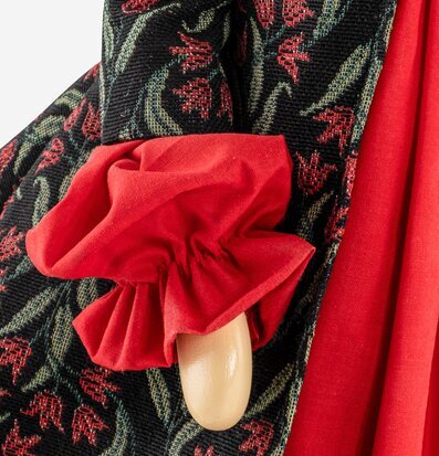 Bordslampa Chris M från Skitso med mönstrat tyg och träknapp