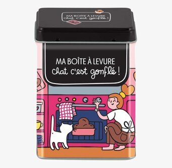 Bild av färgglad plåtburk för bakpulverförvaring