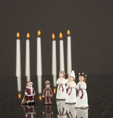 Luciatåg Mixset från A Lot Decoration på spegelblank yta