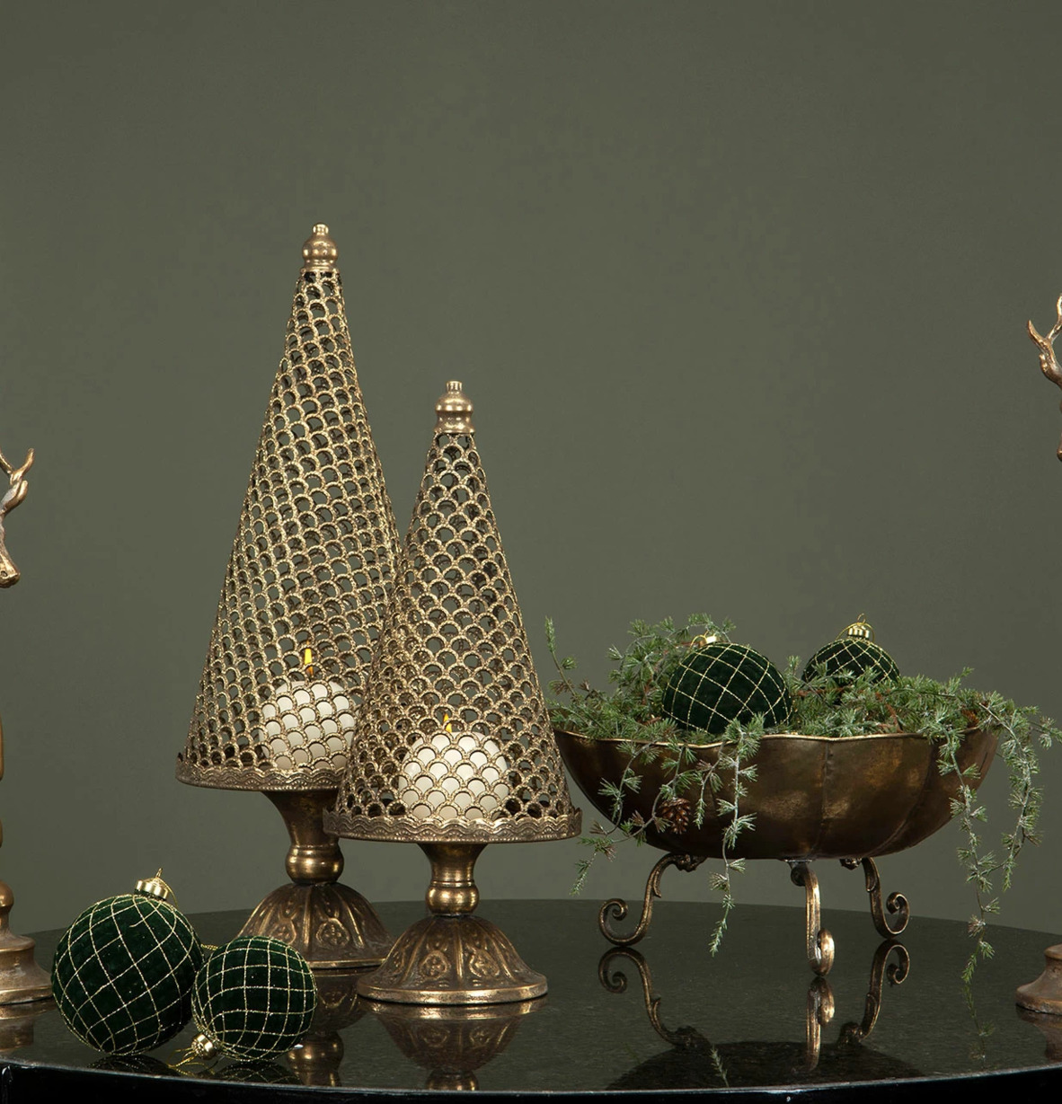 Granfat Set/2 Antik Guldbrun från A Lot Decoration på bord