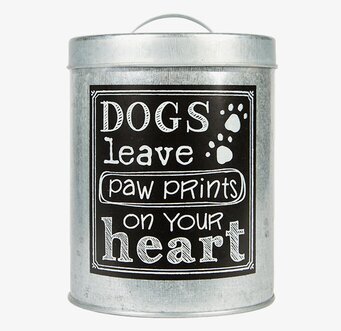 Bild av plåtburk med tassavtryck och metallisk finish