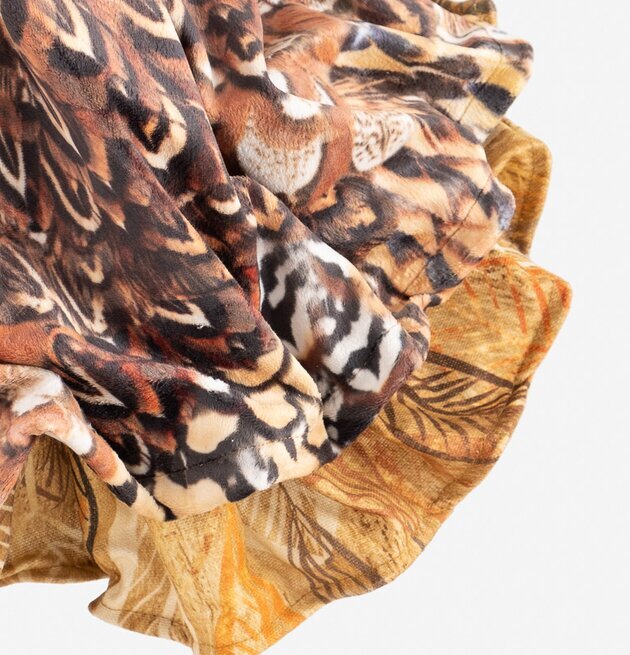 Bordslampa Malala från Skitso med exotiskt mönstrad skärm