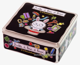 Bild av kvadratisk plåtburk med fantasifull design