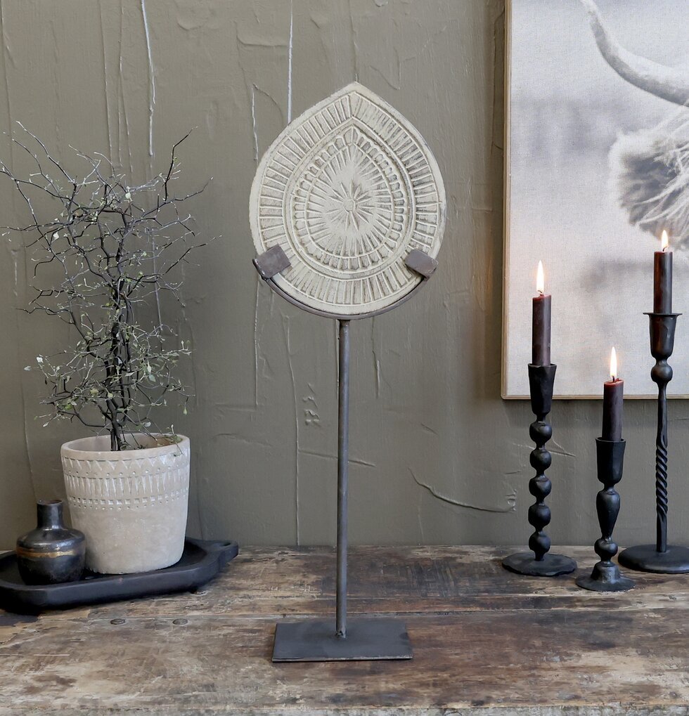 Dekor Natur H51cm från Chic Antique på svart metallfot