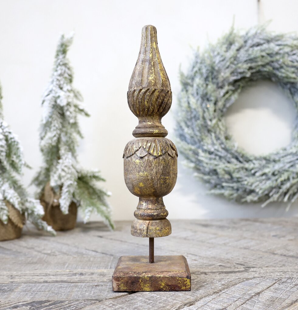 Dekor På Fot Natur/Guld H32cm från Chic Antique på trägolv
