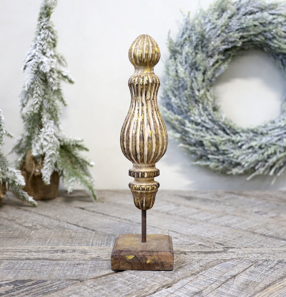 Dekor På Fot Natur/Guld H28cm från Chic Antique i vintermiljö