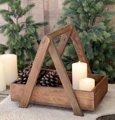 Grimaud Träkorg Med Handtag från Chic Antique på rustik yta