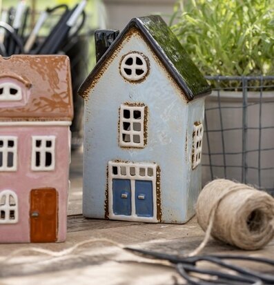 Bild av charmig ljuslykta i hemtrevlig miljö