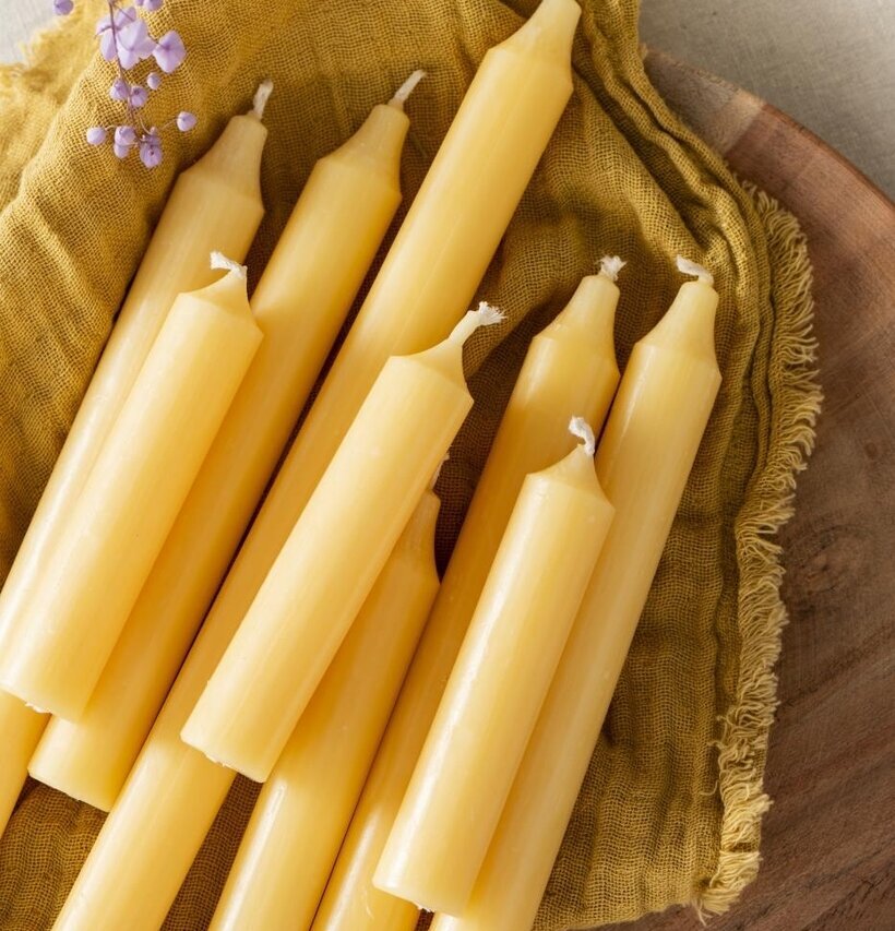 Stearinljus Rustik Kort Gul från IB Laursen på träbord