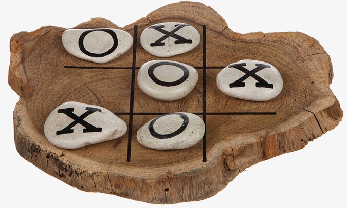 Luffarschack Tre I Rad från Different Design på träskiva