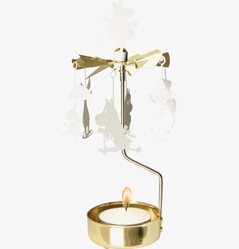 Bild av elegant nordisk dekoration med roterande figurer