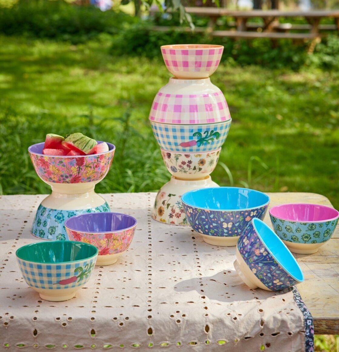 Skål Floras Dream Print från Rice med färgglada blommönster