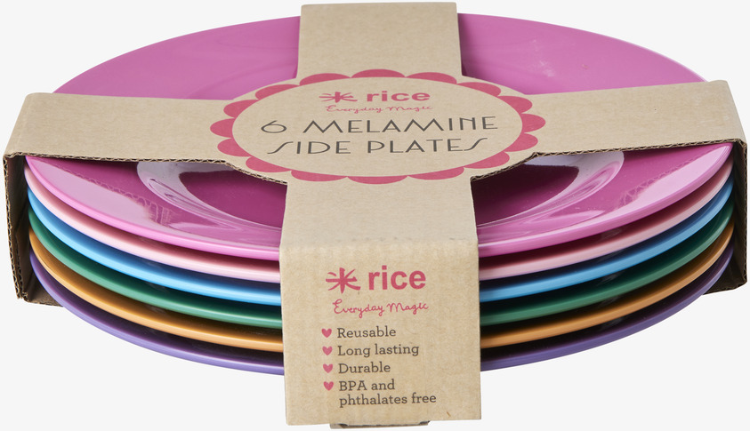 Assietter 6-Pack från Rice, staplade i kartongförpackning