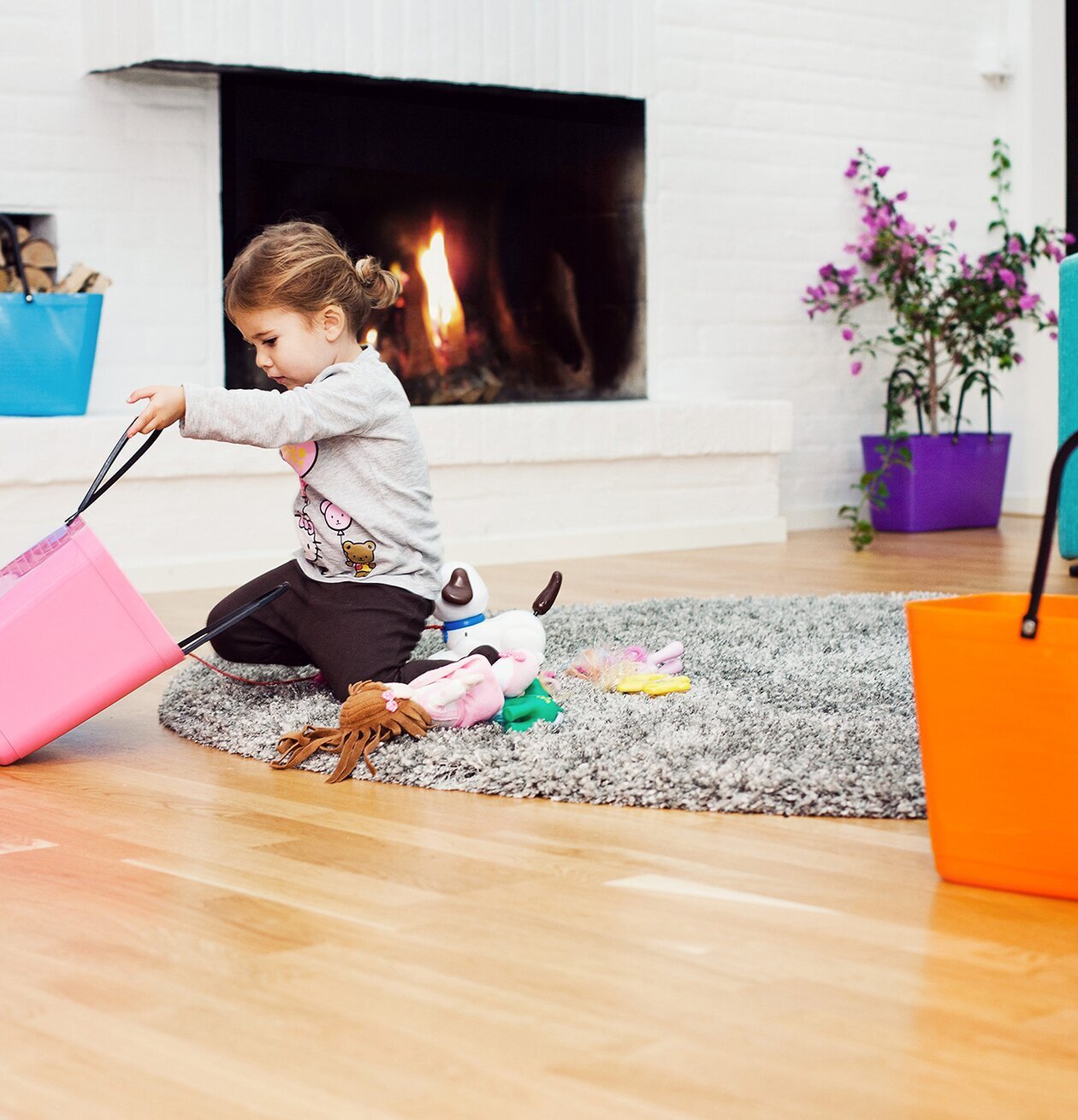 Väska Hinza Svart och andra Hinza-väskor på vit spishäll