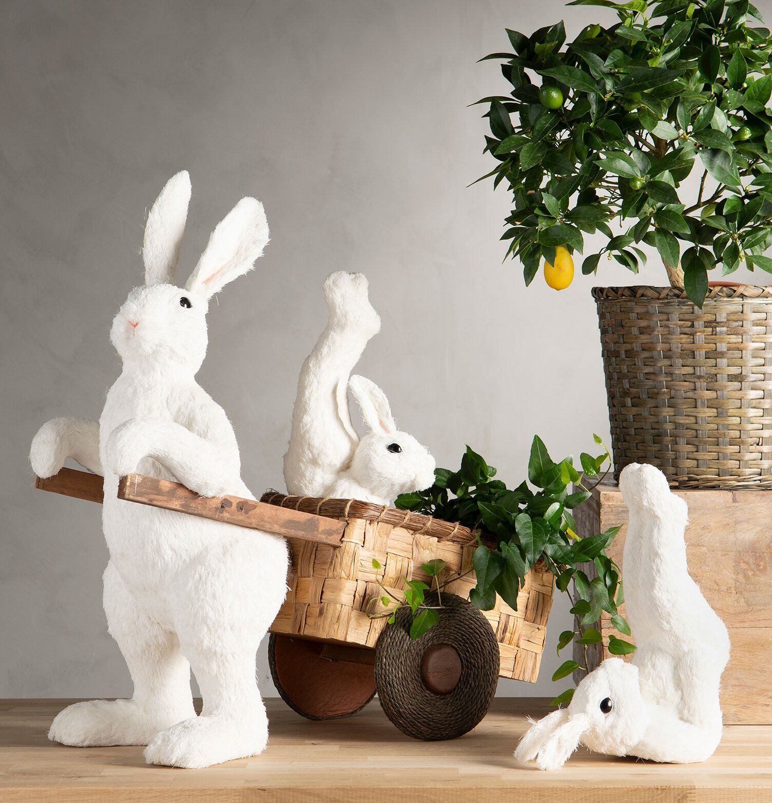 Dekoration Hare Med Kärra Vit från A Lot Decoration