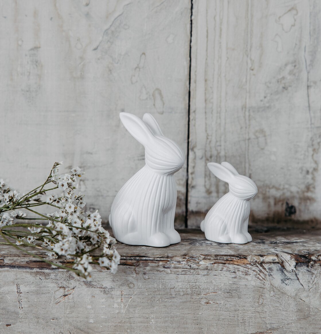 Dekoration Arthur Kanin Vit från Storefactory på rustik yta