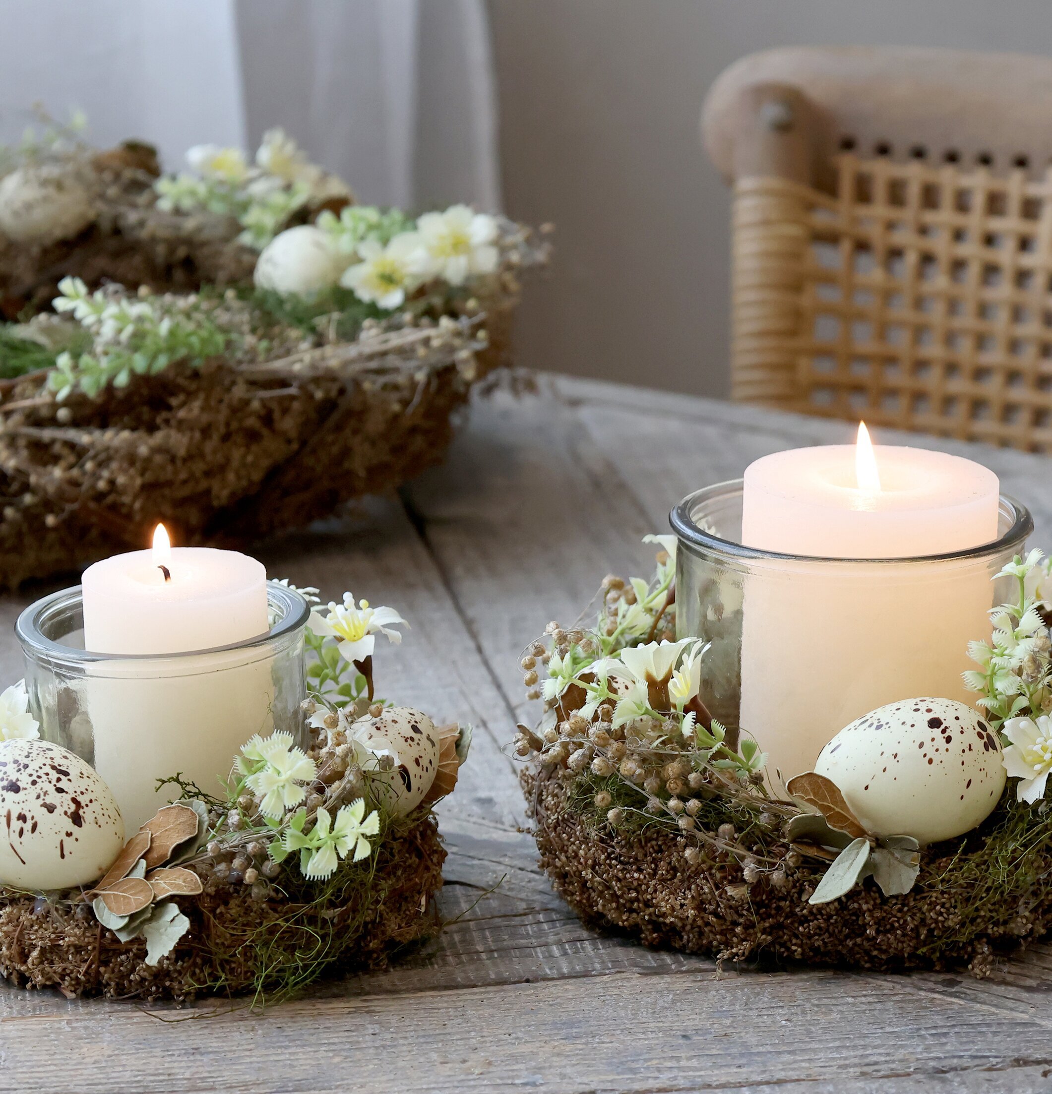 Ljuslykta Påskkrans Liten från Chic Antique på rustikt bord