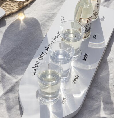 Träbricka Snaps Inkl Glas från Different Design med glas