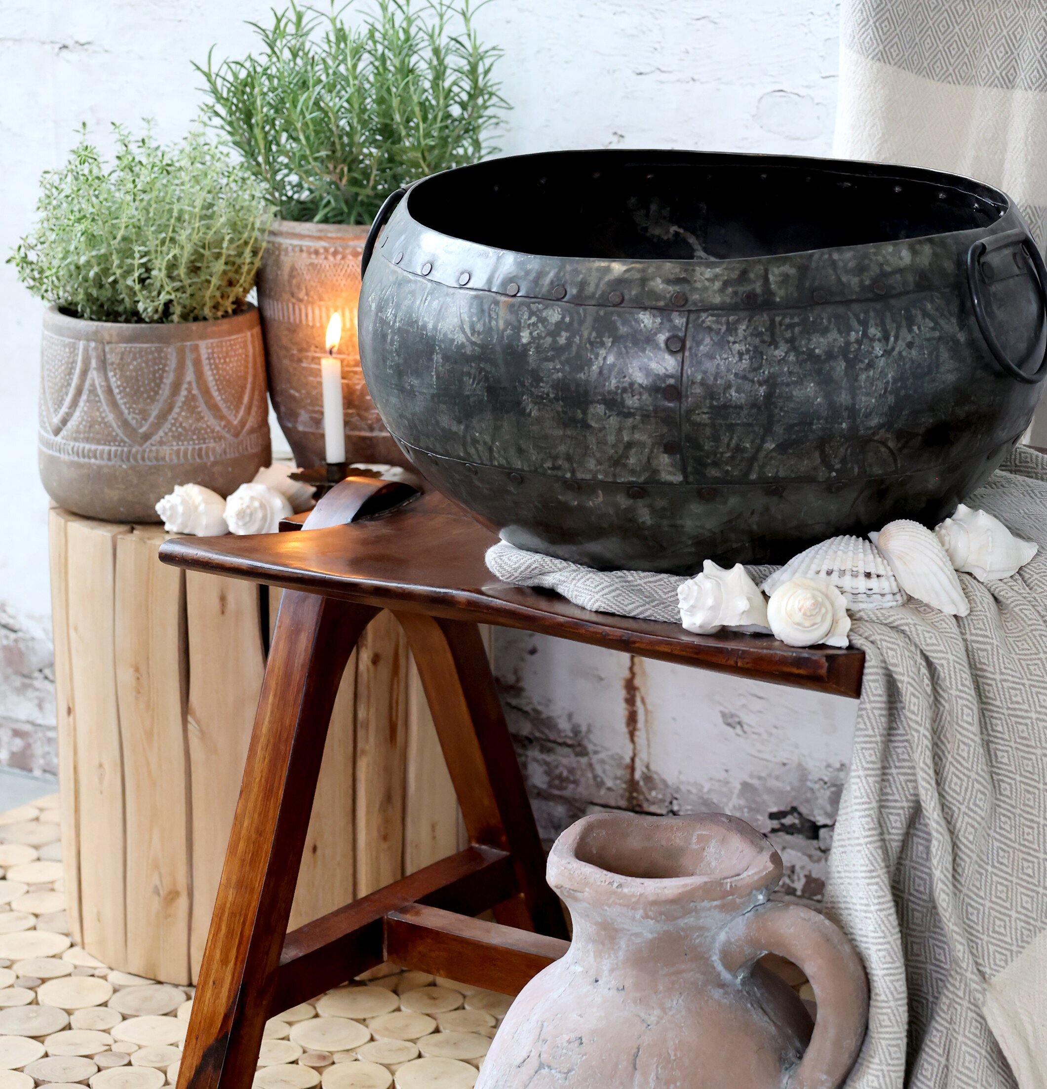 Kruka Grimaud Deko från Chic Antique på rustikt träbord