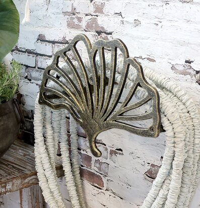 Slanghållare Vatten Antik Mässing från Chic Antique monterad