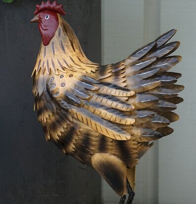 Höna Metall Beige/Grön från A Lot Decoration på altan