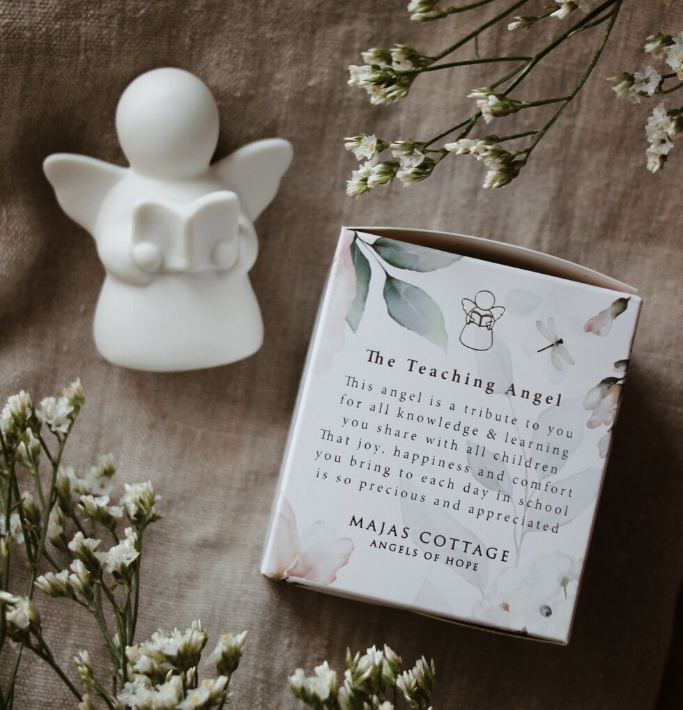 Lärans Ängel Inkl Gåvobox från Majas Cottage i keramik