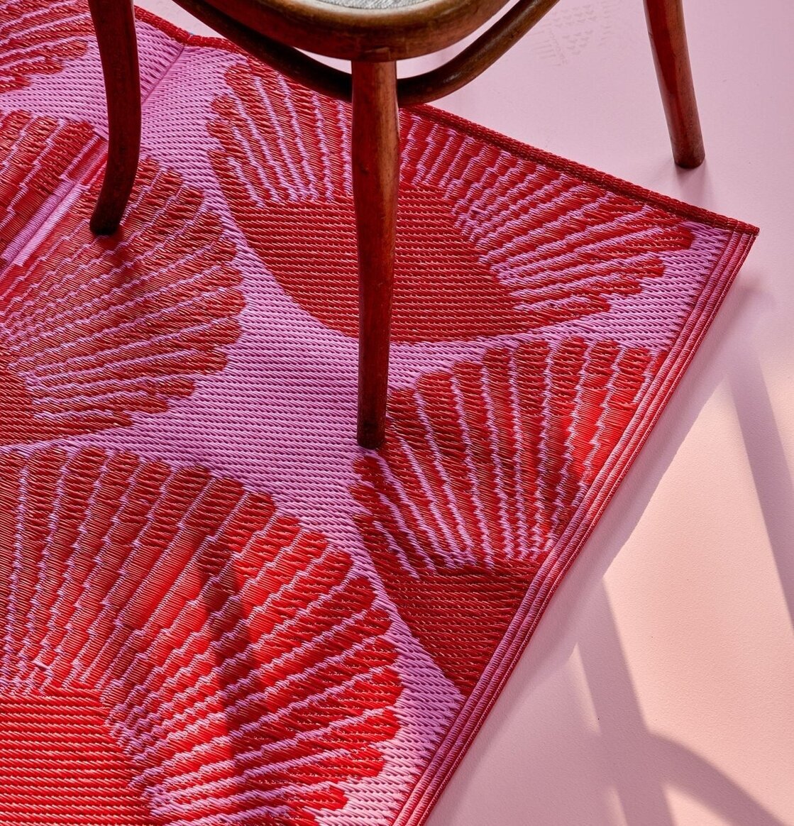 Plastmatta Röd/Rosa från Rice med geometriskt mönster