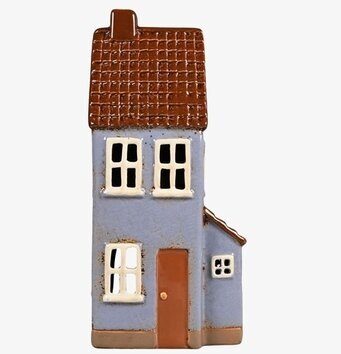 Foto av charmig ljuslykta formad som ett litet hus