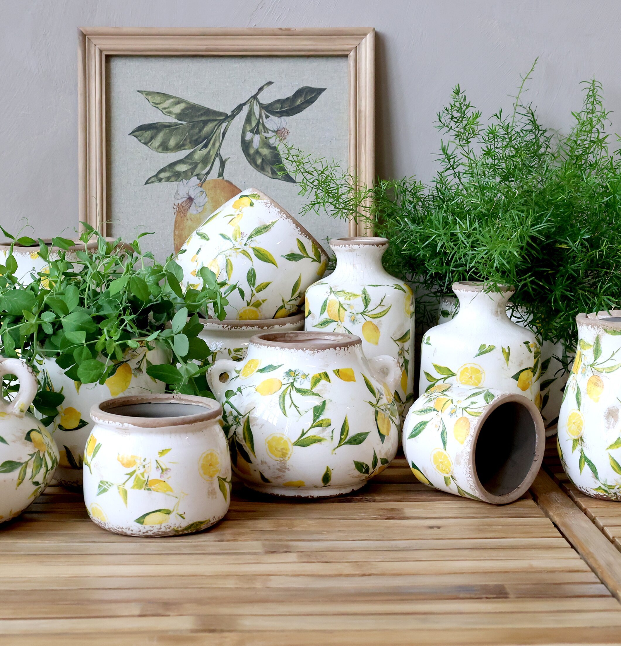 Kruka Limone Creme Ø20cm från Chic Antique på träbord