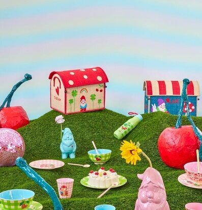 Förvaringskorg Love Therapy Theme från Rice på gräsmatta