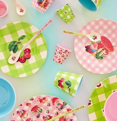 Bild av färgglatt arrangemang med fantasifull design