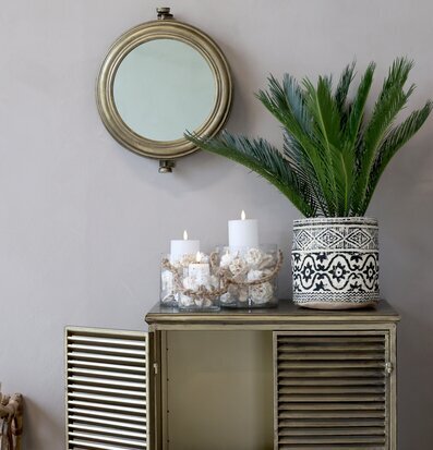 Väggspegel Antik Mässing från Chic Antique i rustik miljö